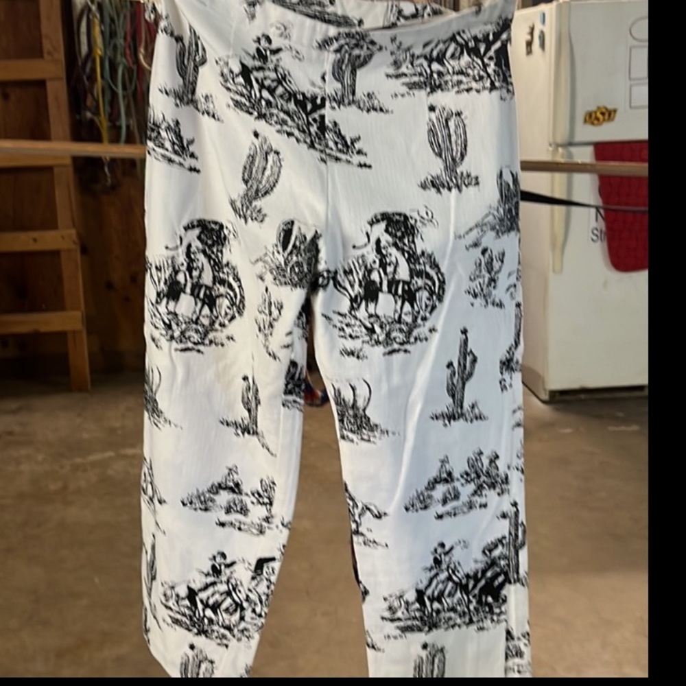 Cowboy Capri pants size large never wore tag still on